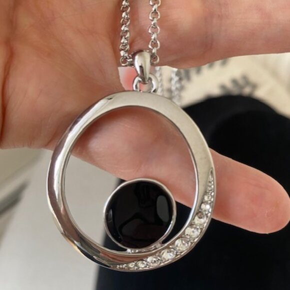 Silvertone Necklace, Black Stone w/ Diamonds, Minimalist, Dainty, Mint, Casual - Picture 2 of 5